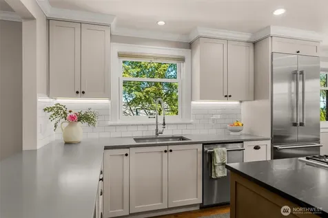 2406 Bigelow Avenue N Seattle WA 98109