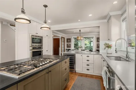2406 Bigelow Avenue N Seattle WA 98109