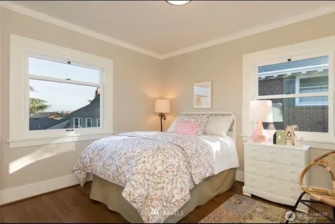 2406 Bigelow Avenue N Seattle WA 98109