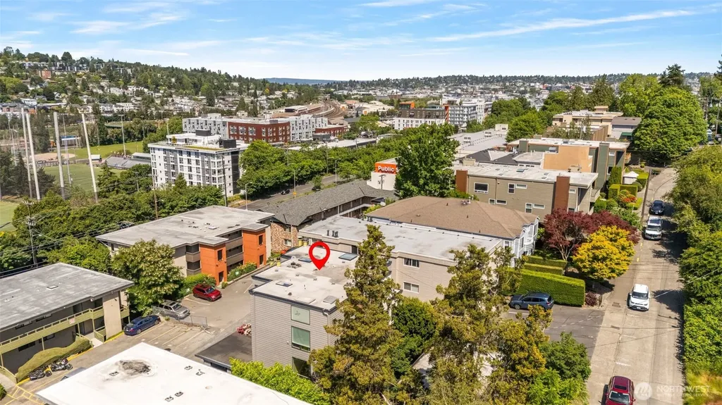 2831 14th Ave W Seattle WA 98119