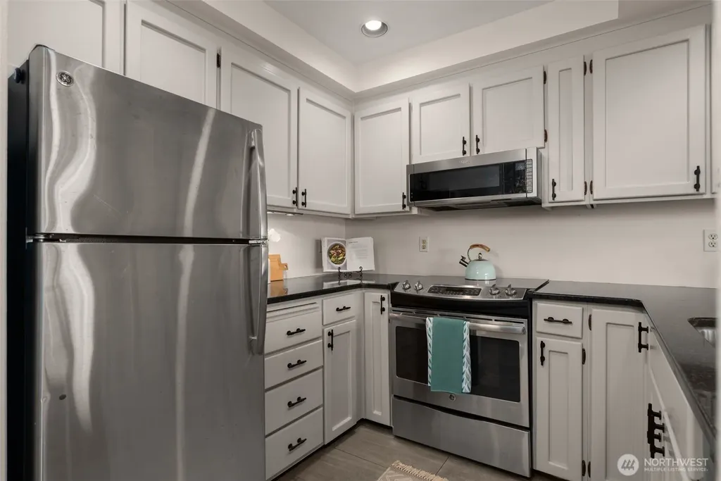 2831 14th Avenue W Seattle WA 98119