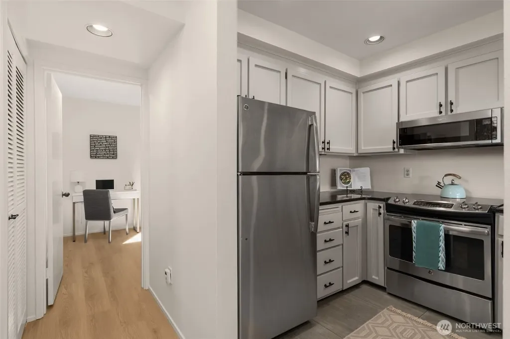 2831 14th Avenue W Seattle WA 98119