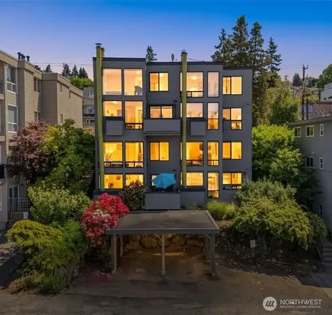 2831 14th Avenue W Seattle WA 98119