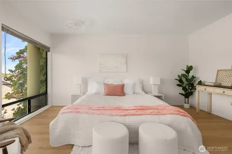 2831 14th Ave W Seattle WA 98119