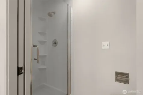 2831 14th Ave W Seattle WA 98119