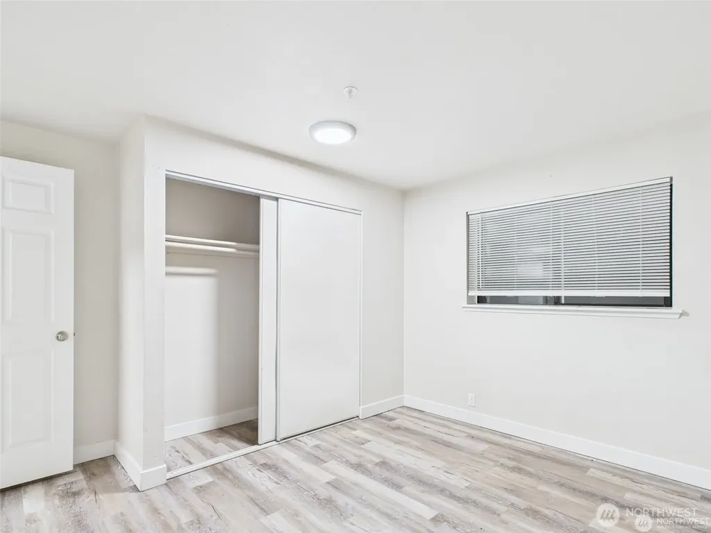 29645 18th Avenue S Federal Way WA 98003