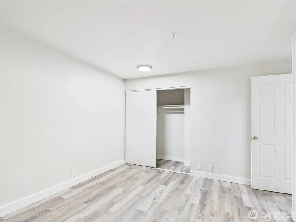 29645 18th Avenue S Federal Way WA 98003