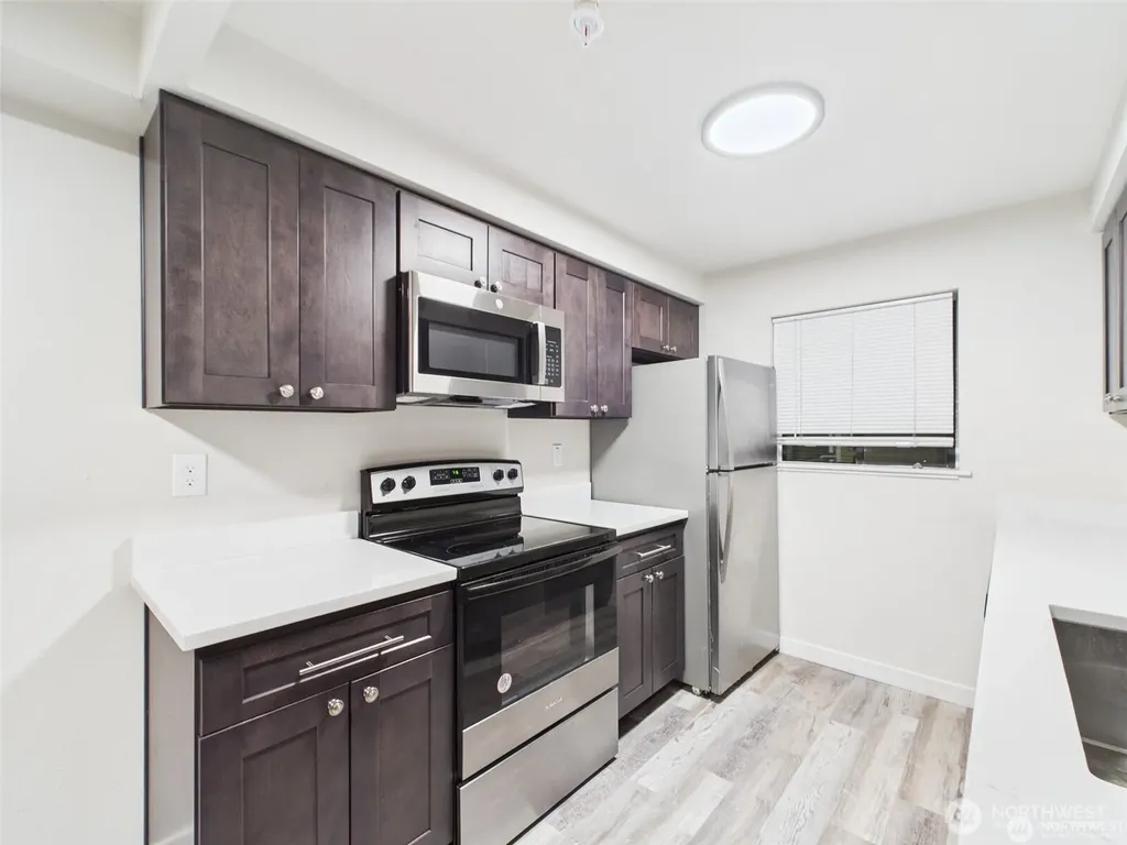 29645 18th Avenue S Federal Way WA 98003