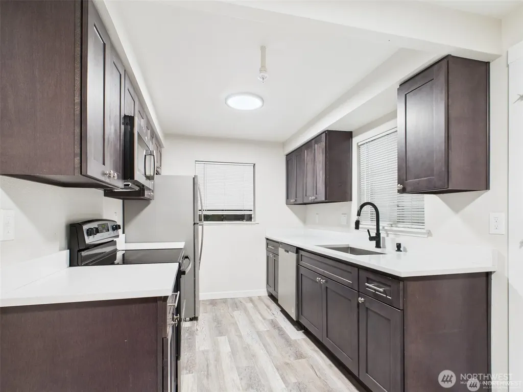 29645 18th Avenue S Federal Way WA 98003