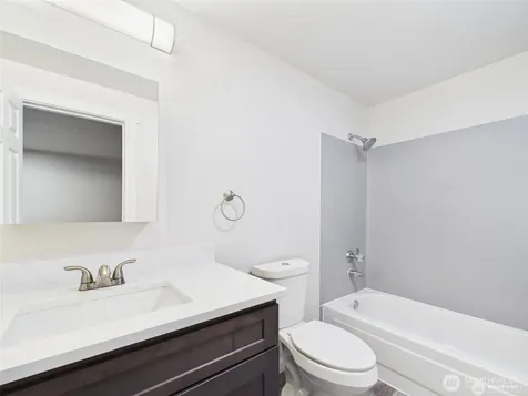 29645 18th Avenue S Federal Way WA 98003