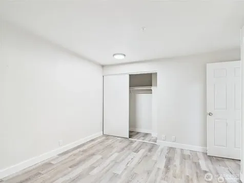 29645 18th Avenue S Federal Way WA 98003