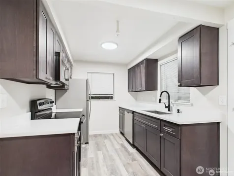 29645 18th Avenue S Federal Way WA 98003