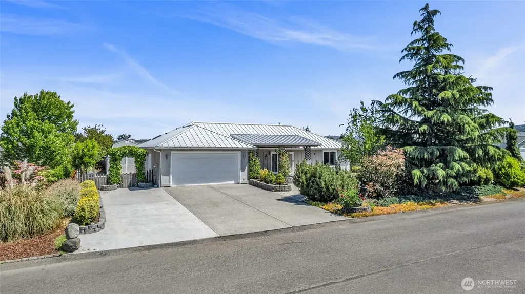 181 Duke Drive Sequim WA 98382