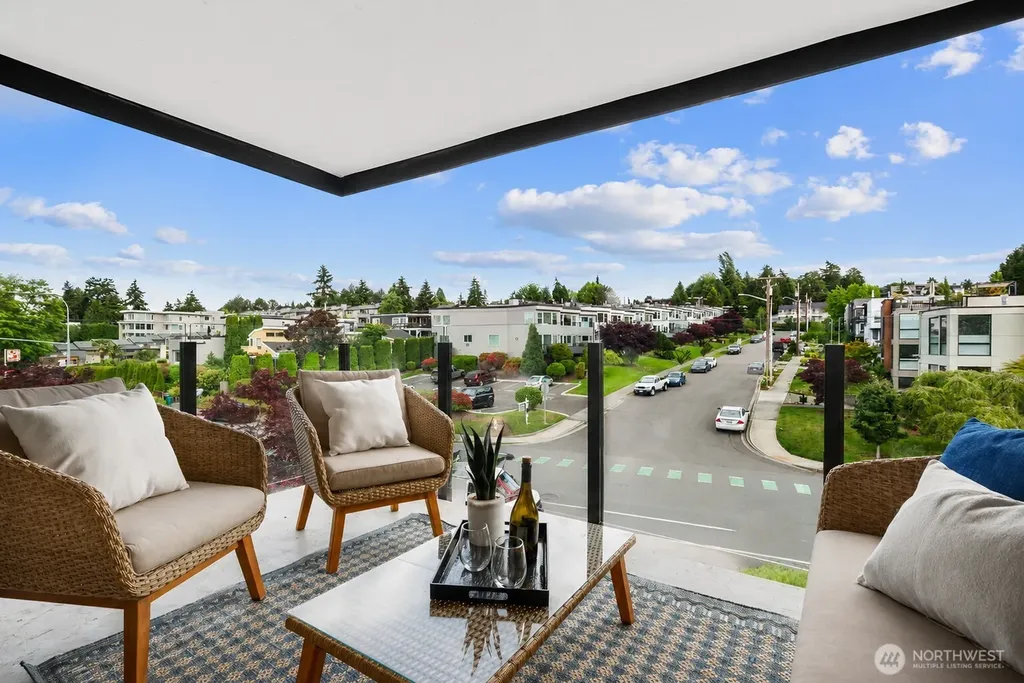 6225 Lake Washington Boulevard NE Kirkland WA 98033