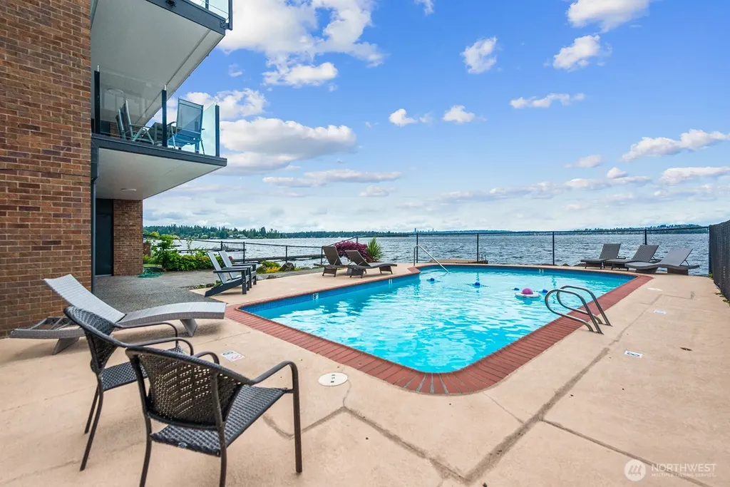 6225 Lake Washington Boulevard NE Kirkland WA 98033