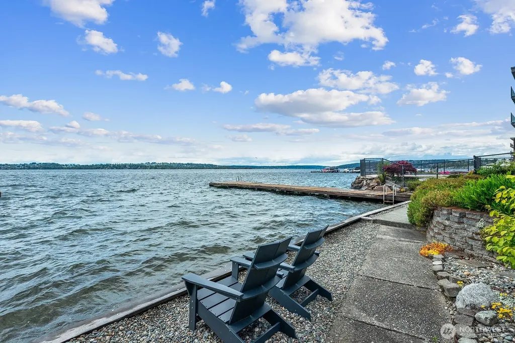 6225 Lake Washington Boulevard NE Kirkland WA 98033