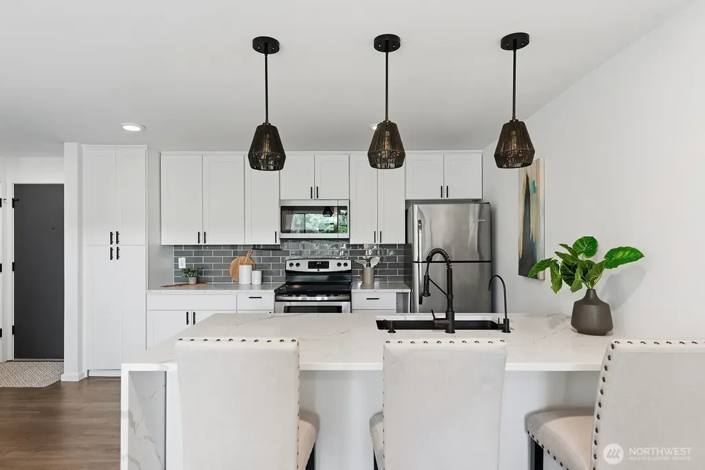 6225 Lake Washington Boulevard NE Kirkland WA 98033