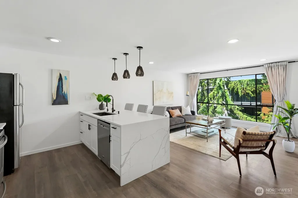 6225 Lake Washington Boulevard NE Kirkland WA 98033