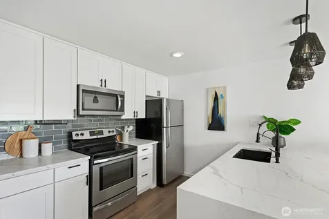 6225 Lake Washington Boulevard NE Kirkland WA 98033