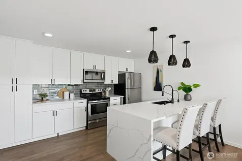 6225 Lake Washington Boulevard NE Kirkland WA 98033