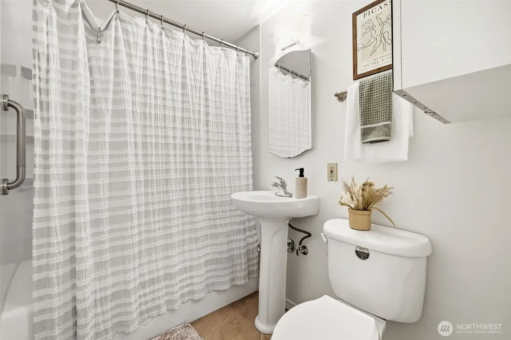 14066 22nd Avenue NE Seattle WA 98125