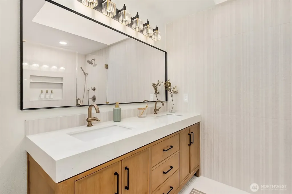 24306 106th Place W Edmonds WA 98020