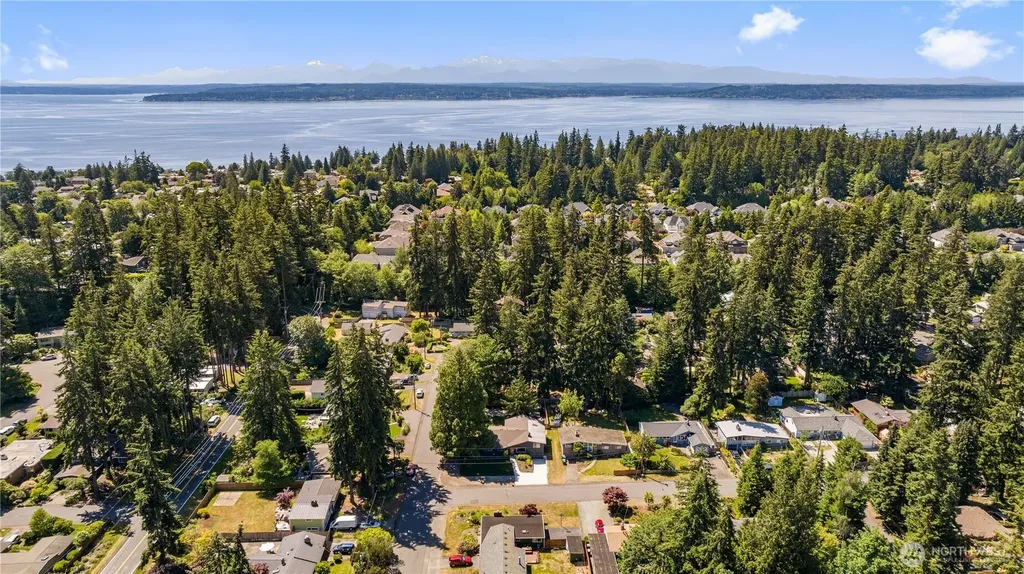 24306 106th Place W Edmonds WA 98020