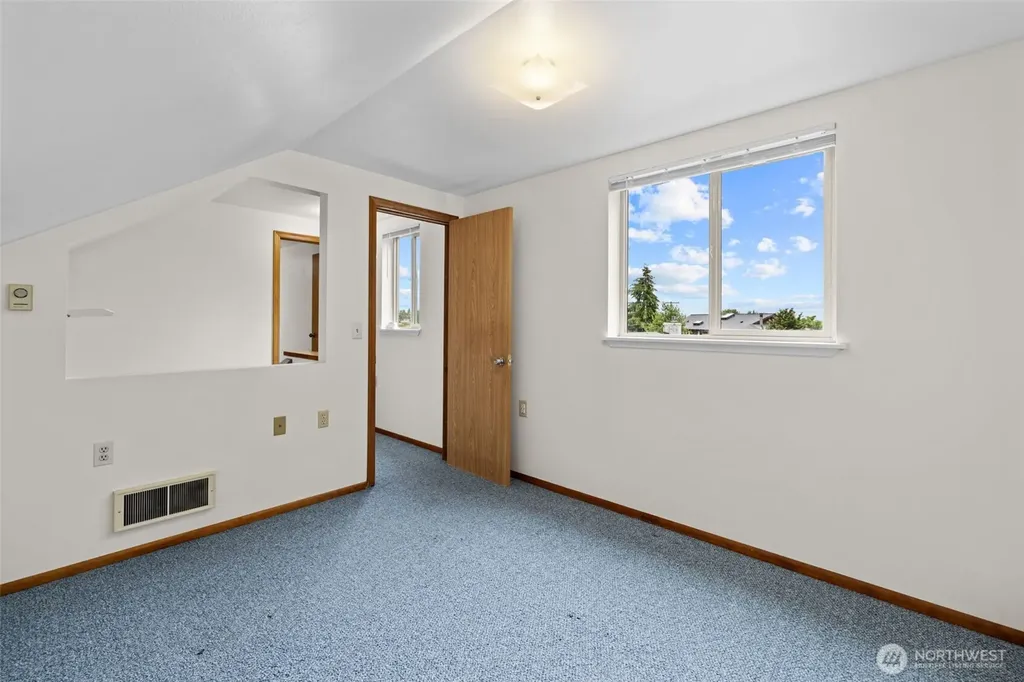 5246 Yearley Drive NE Olympia WA 98516