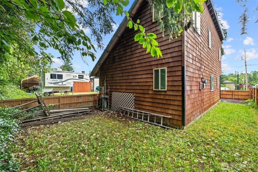 5246 Yearley Drive NE Olympia WA 98516