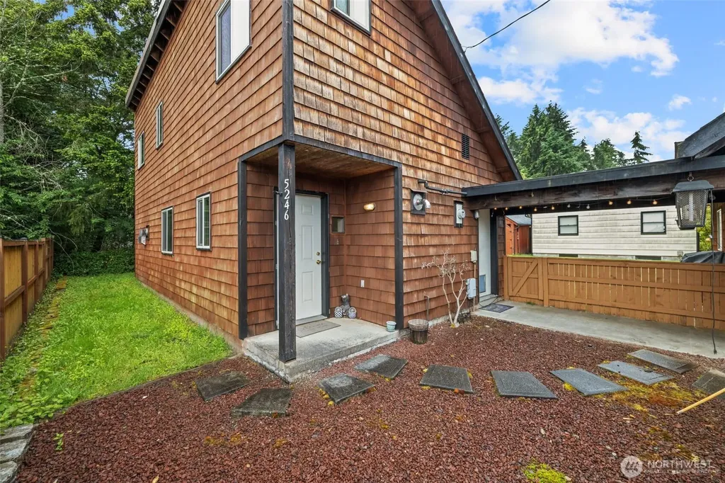 5246 Yearley Drive NE Olympia WA 98516