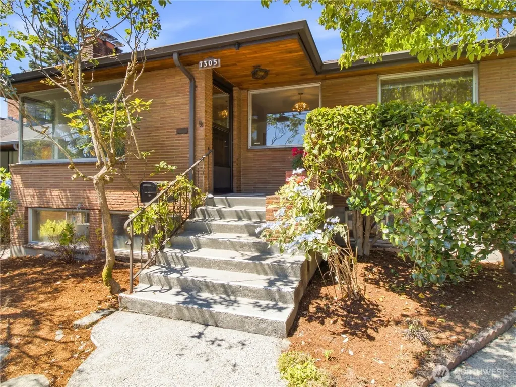 7305 Earl Avenue NW Seattle WA 98117