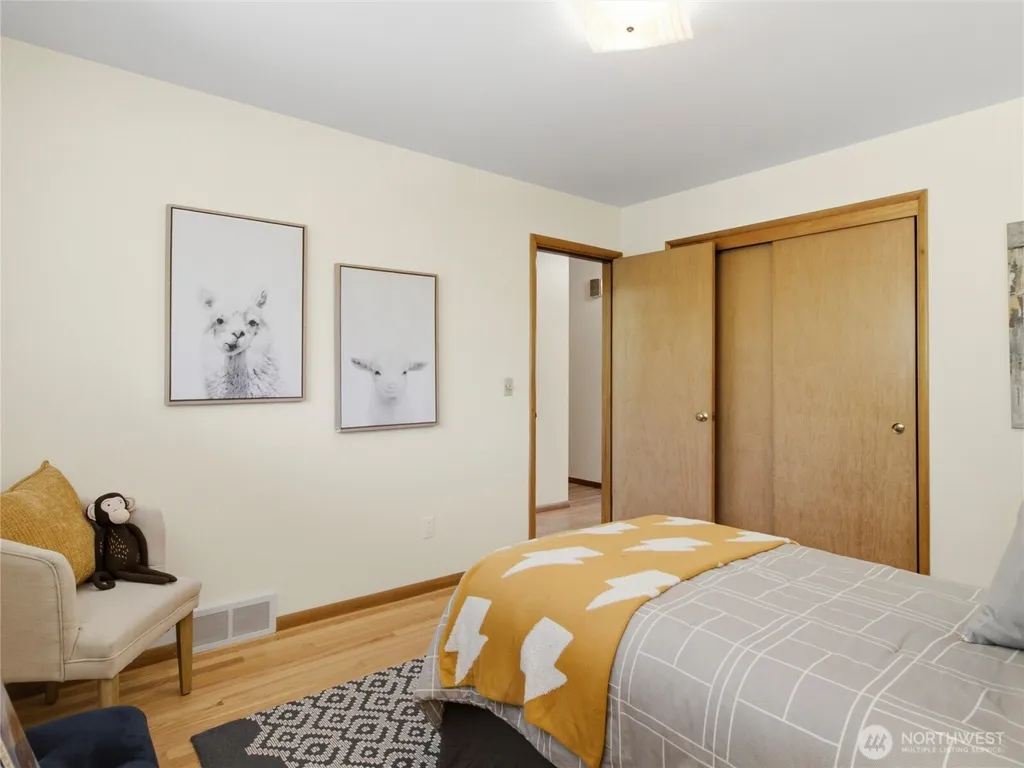 7305 Earl Avenue NW Seattle WA 98117