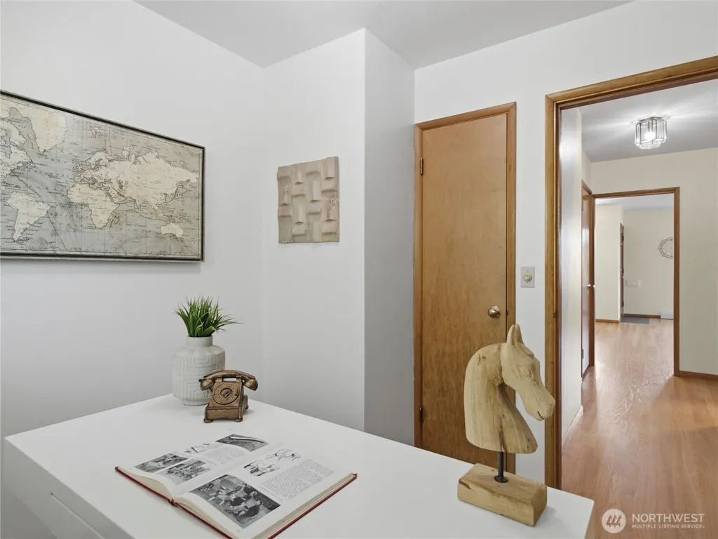 7305 Earl Avenue NW Seattle WA 98117
