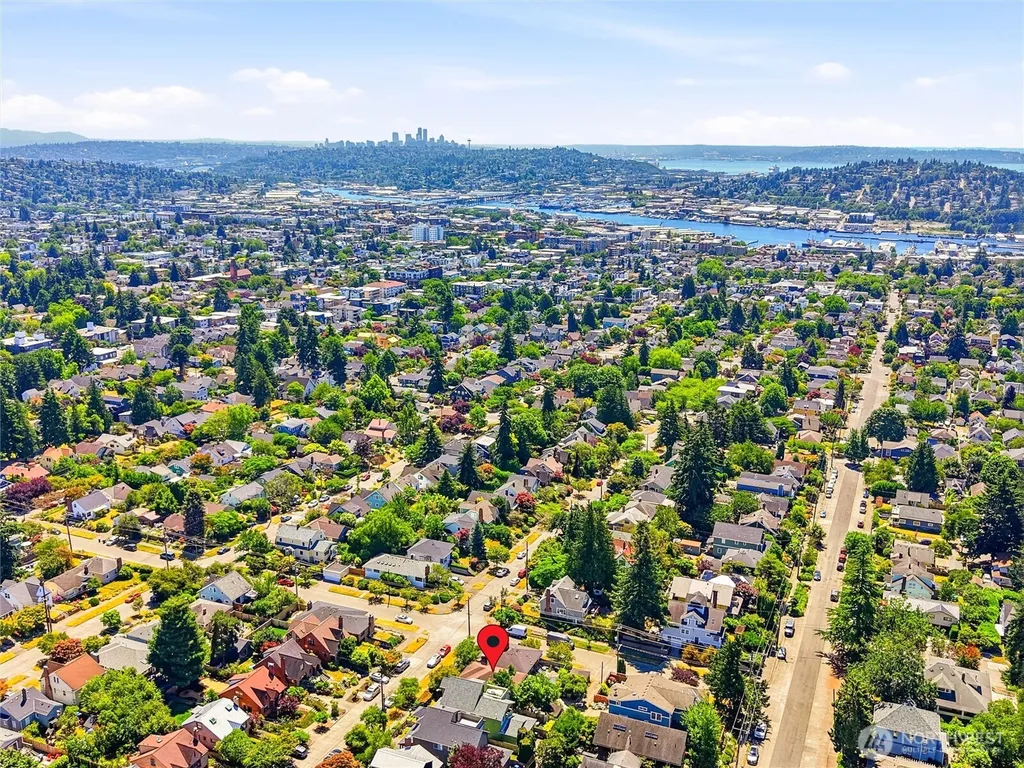 7305 Earl Avenue NW Seattle WA 98117