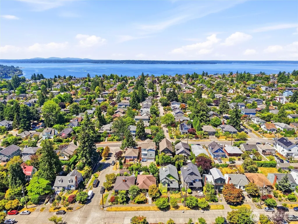 7305 Earl Avenue NW Seattle WA 98117