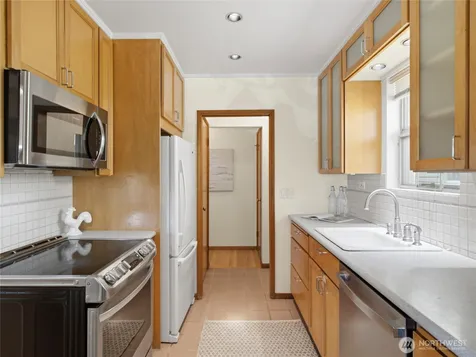 7305 Earl Avenue NW Seattle WA 98117