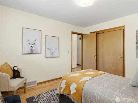 7305 Earl Avenue NW Seattle WA 98117