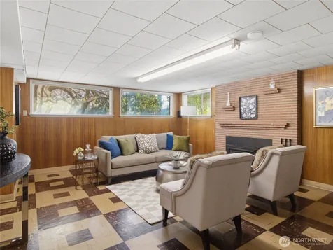 7305 Earl Avenue NW Seattle WA 98117