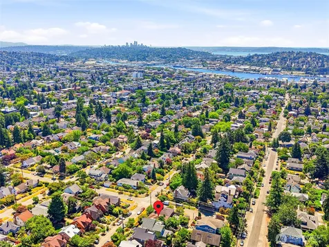 7305 Earl Avenue NW Seattle WA 98117