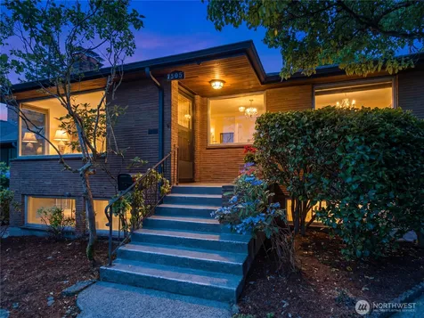7305 Earl Avenue NW Seattle WA 98117