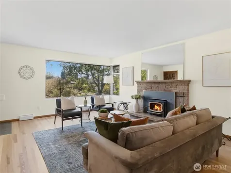 7305 Earl Avenue NW Seattle WA 98117