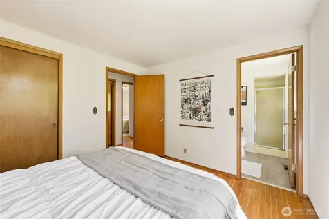 19906 83rd Place W Edmonds WA 98026