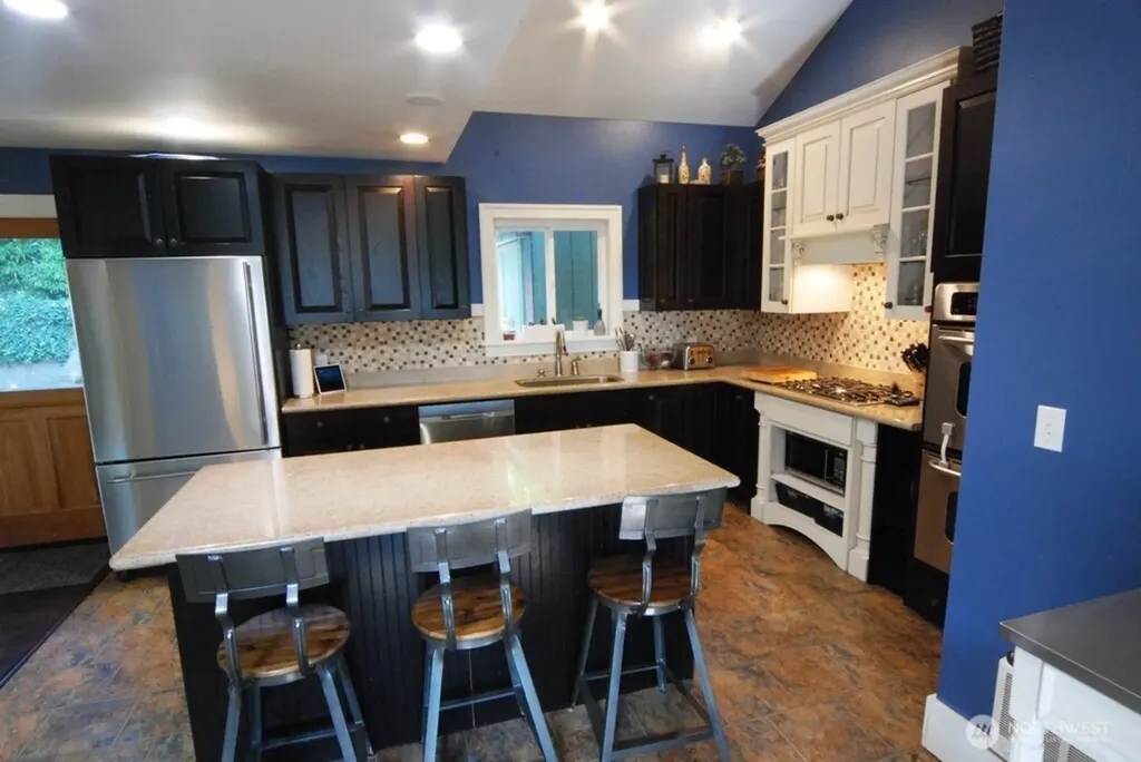 3911 1st Avenue NE Seattle WA 98105