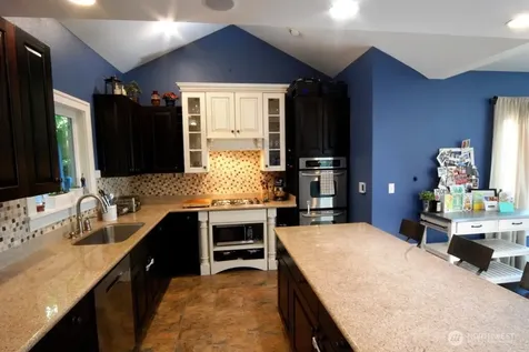 3911 1st Avenue NE Seattle WA 98105