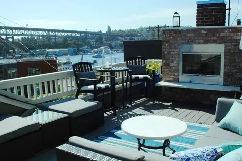 3911 1st Avenue NE Seattle WA 98105