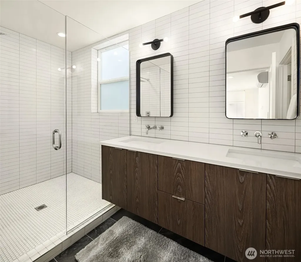 2404 Dexter Avenue N Seattle WA 98109