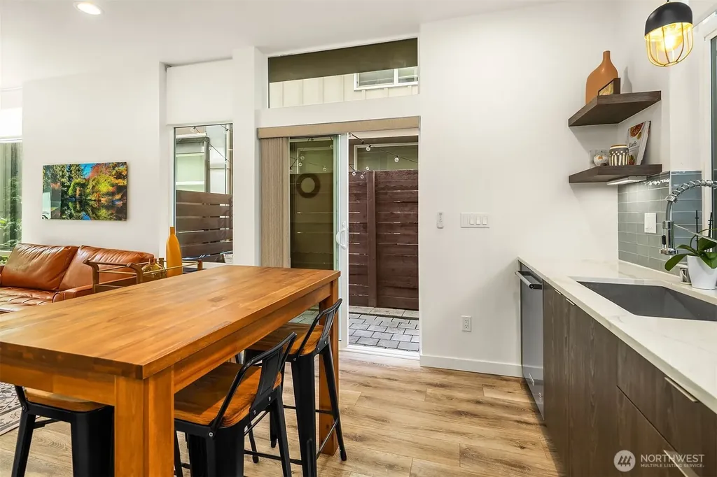 2404 Dexter Avenue N Seattle WA 98109
