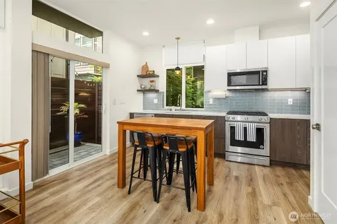 2404 Dexter Avenue N Seattle WA 98109