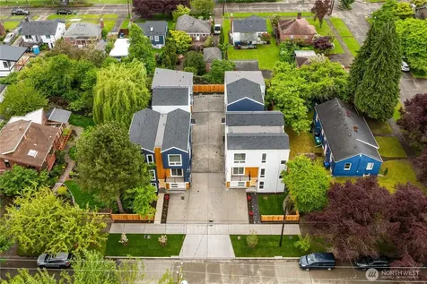 106 29th Avenue E Seattle WA 98112