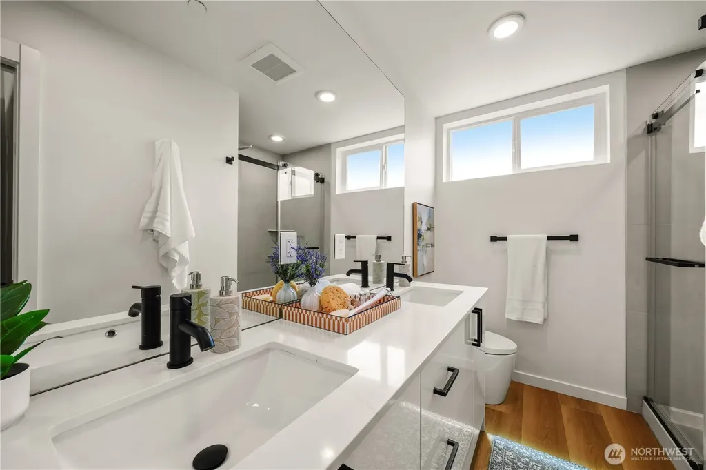 8316 Mary Avenue NW Seattle WA 98117